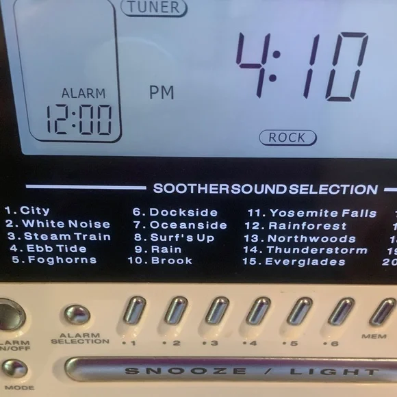 Sharper Image AM/FM Alarm Clock Sound Soother 20 for iPod/MP3 Players - Picture 10 of 13